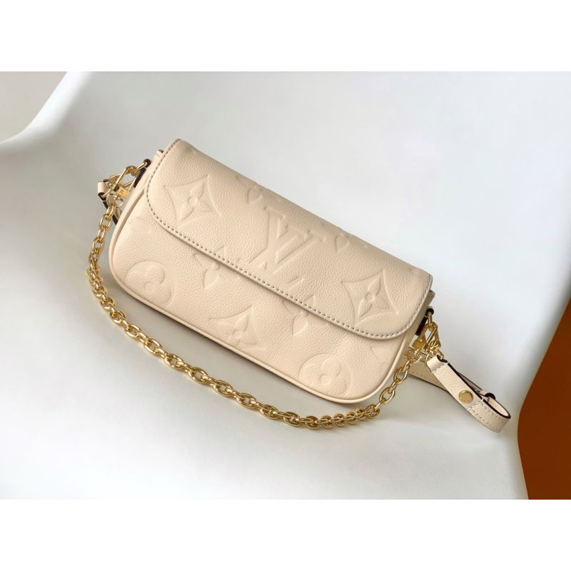 M82210 Wallet on Chain Ivy